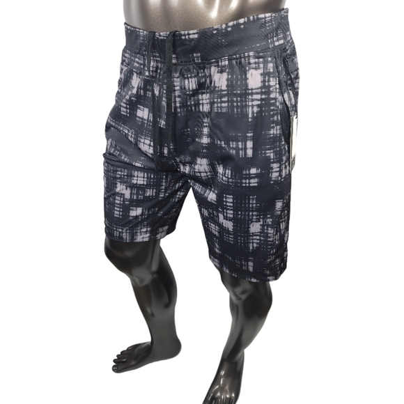 Kenneth Cole NY Lightweight Tech Shorts - Picture 2 of 5